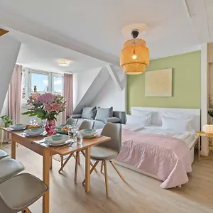 https://holiday-33.find-berlin-hotels.com